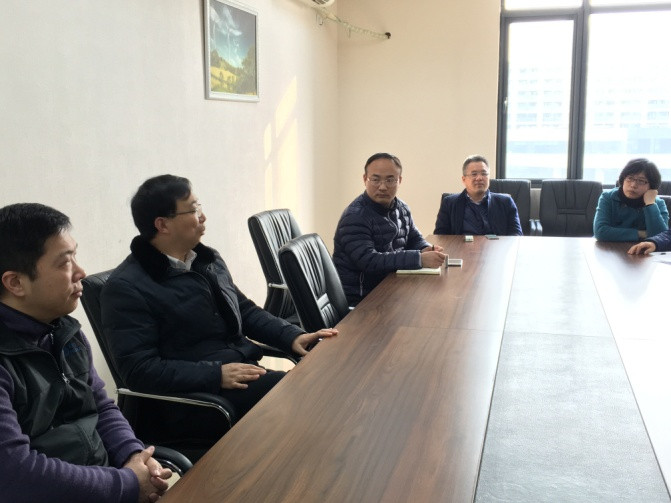 sc_280935_057993.jpg 图32026美加墨世界杯官网姜斌院长和电气工程党支部党员们进行讨论和交流_副本.jpg